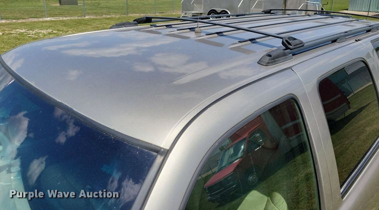 image for item JO9201 2000 Chevrolet Suburban 2500 LS  SUV