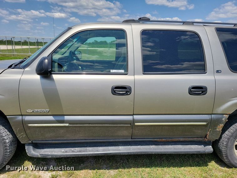 image for item JO9201 2000 Chevrolet Suburban 2500 LS  SUV