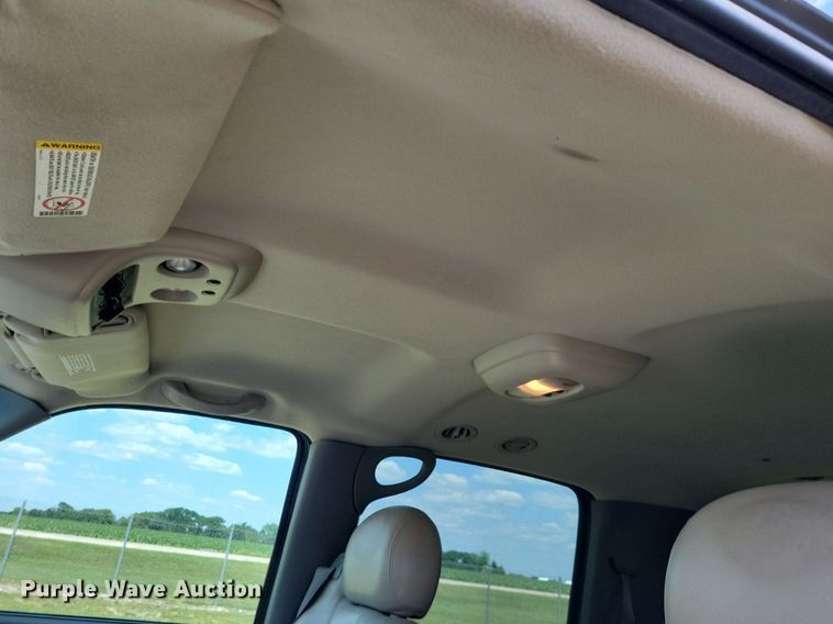 image for item JO9201 2000 Chevrolet Suburban 2500 LS  SUV