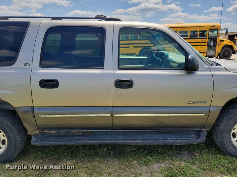 image for item JO9201 2000 Chevrolet Suburban 2500 LS  SUV