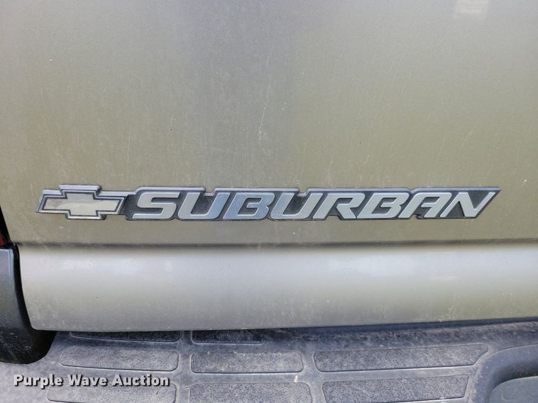 image for item JO9201 2000 Chevrolet Suburban 2500 LS  SUV