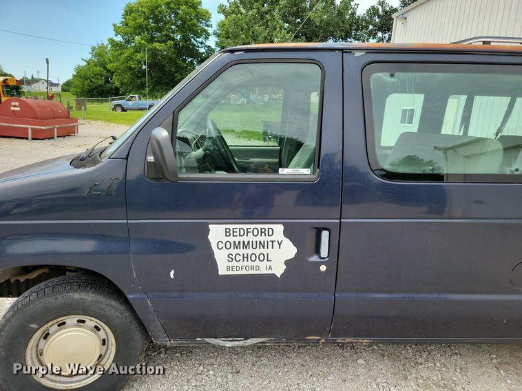 image for item JO9289 2000 Ford E150 XL  van