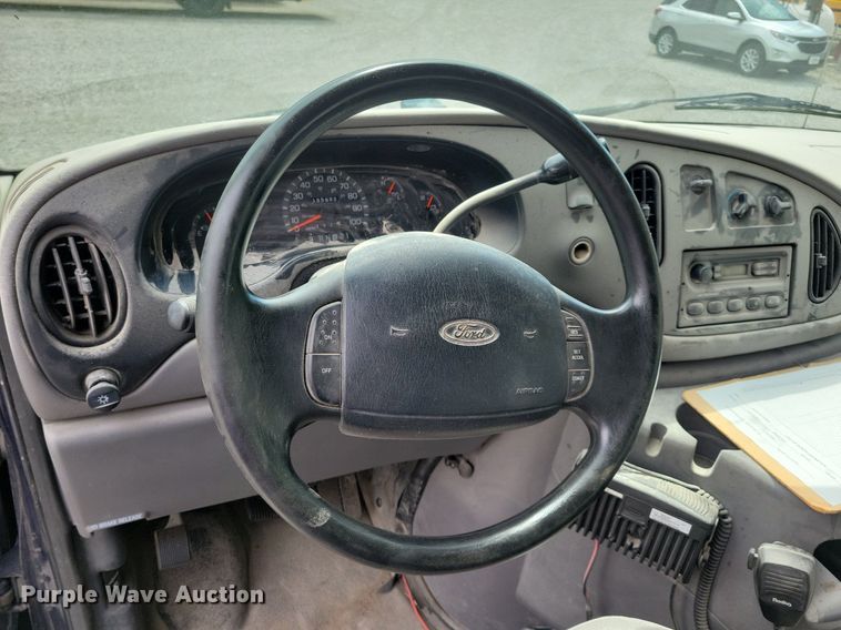 image for item JO9289 2000 Ford E150 XL  van