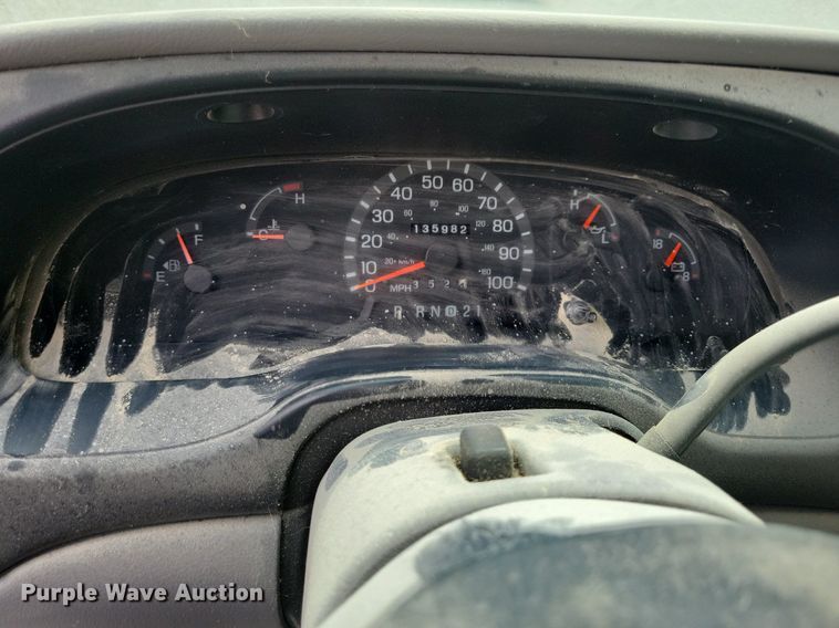 image for item JO9289 2000 Ford E150 XL  van