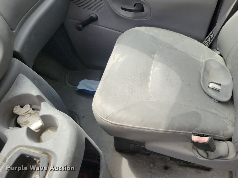 image for item JO9289 2000 Ford E150 XL  van