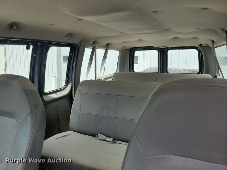 image for item JO9289 2000 Ford E150 XL  van