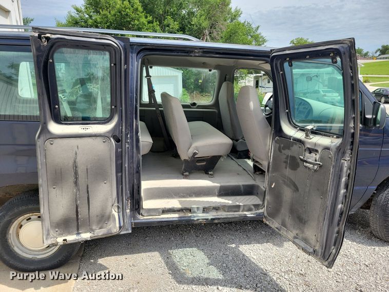 image for item JO9289 2000 Ford E150 XL  van