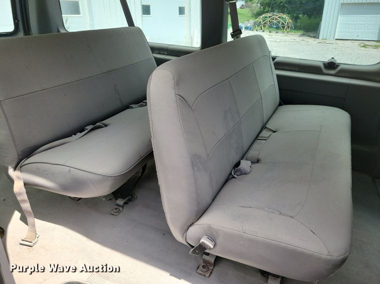 image for item JO9289 2000 Ford E150 XL  van