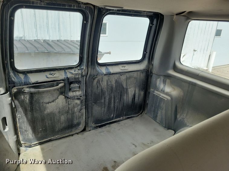 image for item JO9289 2000 Ford E150 XL  van