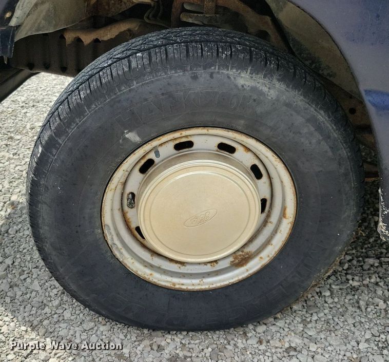 image for item JO9289 2000 Ford E150 XL  van