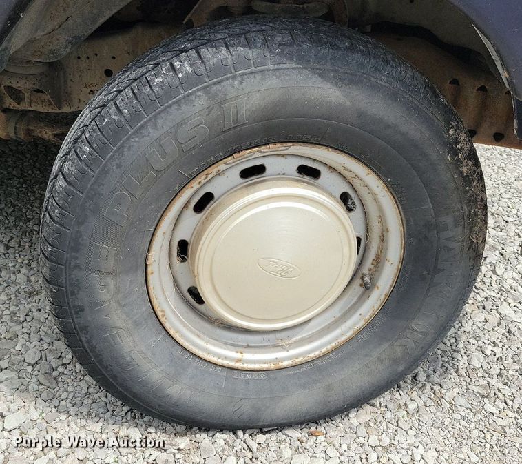 image for item JO9289 2000 Ford E150 XL  van