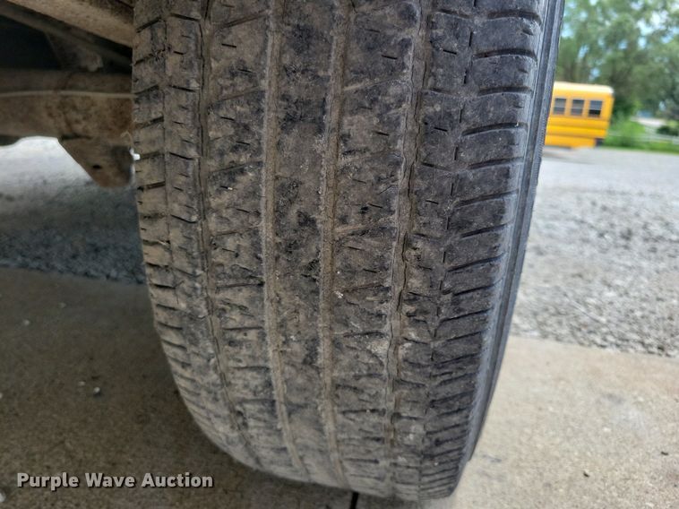 image for item JO9289 2000 Ford E150 XL  van