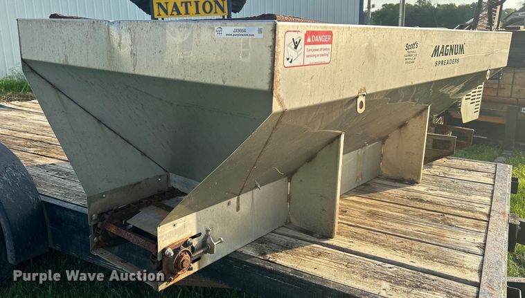 image for item JX9004 Magnum  salt spreader