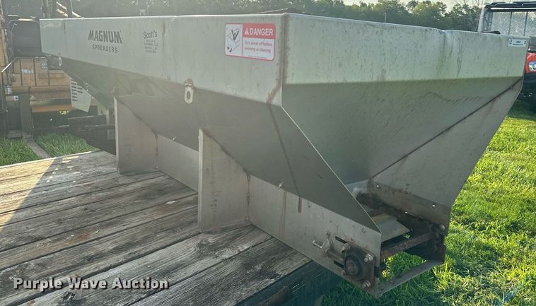 image for item JX9004 Magnum  salt spreader