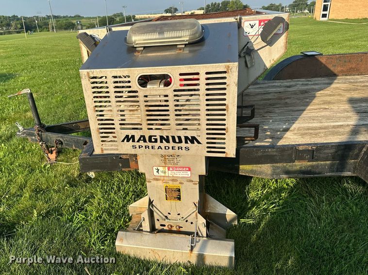 image for item JX9004 Magnum  salt spreader