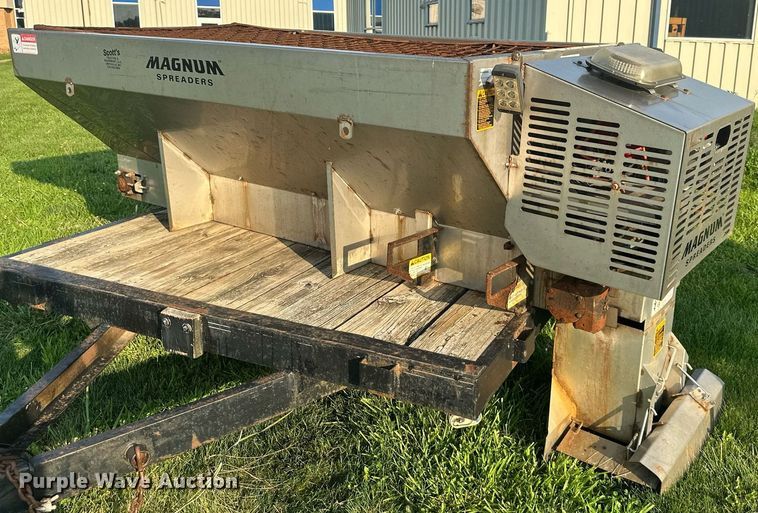 image for item JX9004 Magnum  salt spreader