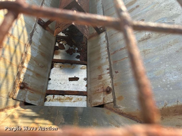 image for item JX9004 Magnum  salt spreader