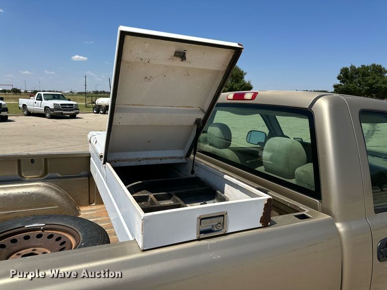 image for item KM9842 2006  Chevrolet Silverado 1500  pickup truck