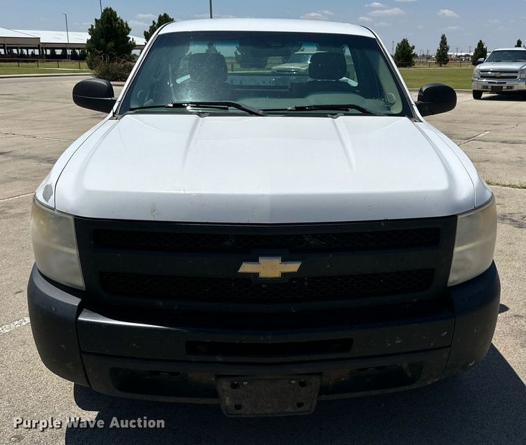 image for item KM9843 2011 Chevrolet Silverado 1500  pickup truck