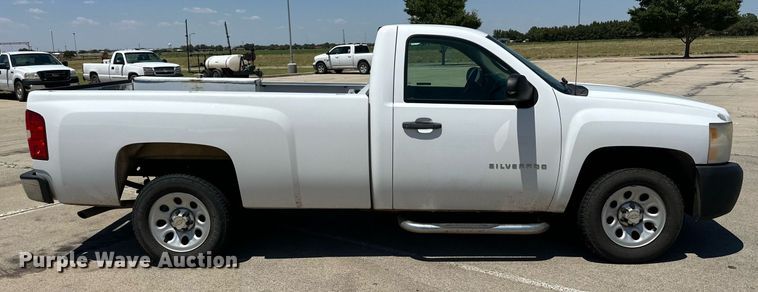 image for item KM9843 2011 Chevrolet Silverado 1500  pickup truck