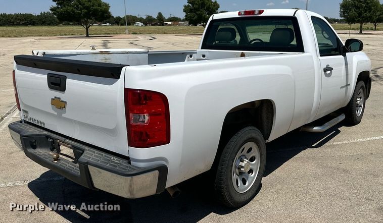 image for item KM9843 2011 Chevrolet Silverado 1500  pickup truck