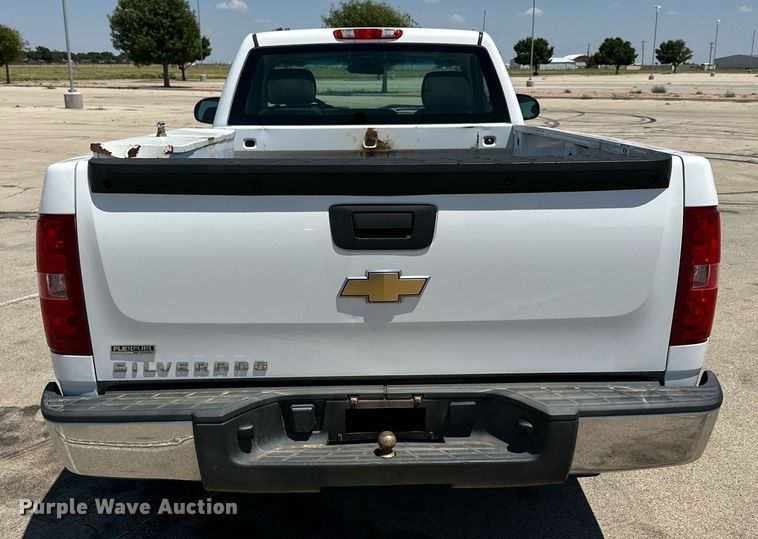 image for item KM9843 2011 Chevrolet Silverado 1500  pickup truck