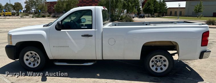 image for item KM9843 2011 Chevrolet Silverado 1500  pickup truck