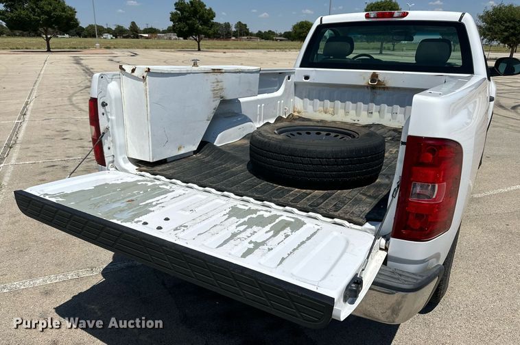 image for item KM9843 2011 Chevrolet Silverado 1500  pickup truck