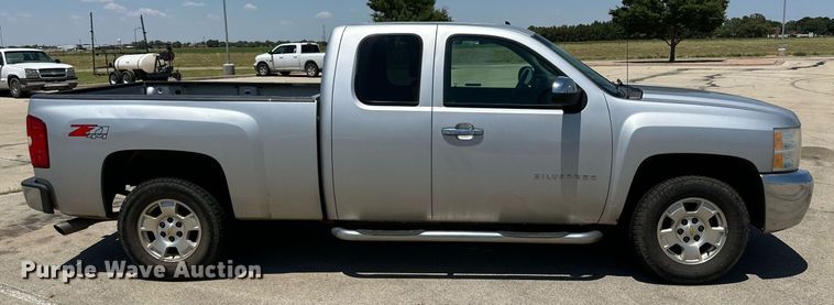 image for item KM9844 2012 Chevrolet Silverado 1500  Ext. Cab pickup truck
