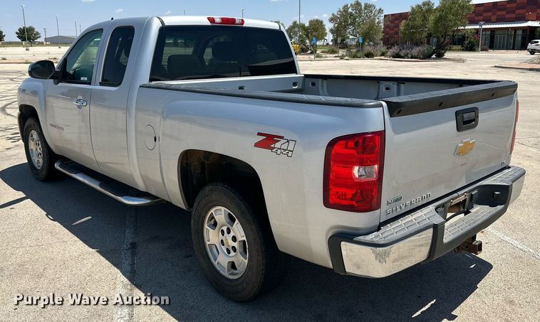 image for item KM9844 2012 Chevrolet Silverado 1500  Ext. Cab pickup truck