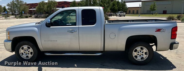 image for item KM9844 2012 Chevrolet Silverado 1500  Ext. Cab pickup truck