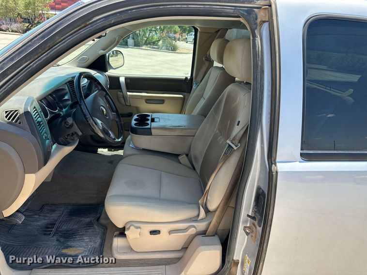 image for item KM9844 2012 Chevrolet Silverado 1500  Ext. Cab pickup truck