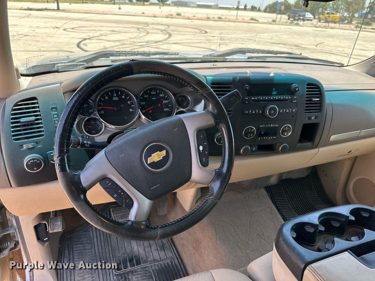 image for item KM9844 2012 Chevrolet Silverado 1500  Ext. Cab pickup truck