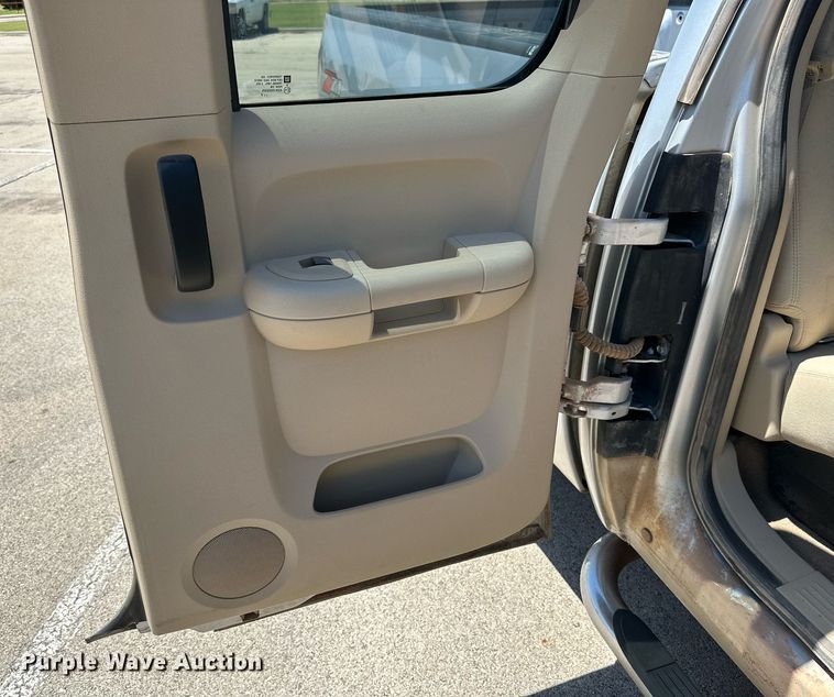 image for item KM9844 2012 Chevrolet Silverado 1500  Ext. Cab pickup truck