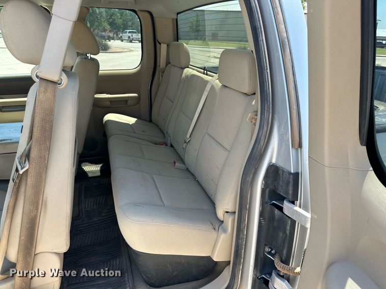 image for item KM9844 2012 Chevrolet Silverado 1500  Ext. Cab pickup truck