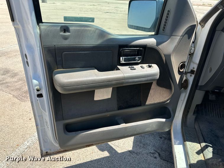 image for item KM9846 2005 Ford F150  Ext. Cab pickup truck