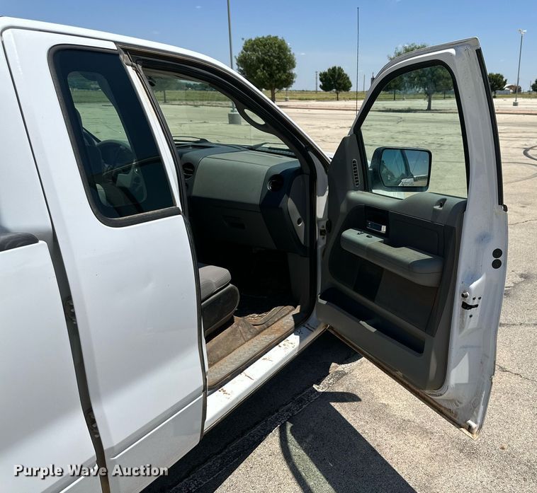 image for item KM9846 2005 Ford F150  Ext. Cab pickup truck