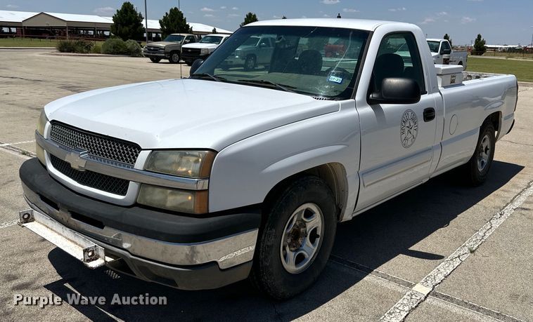 image for item KM9847 2003 Chevrolet Silverado 1500  pickup truck