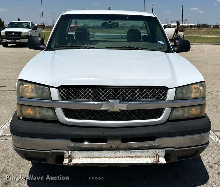 image for item KM9847 2003 Chevrolet Silverado 1500  pickup truck