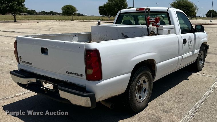 image for item KM9847 2003 Chevrolet Silverado 1500  pickup truck