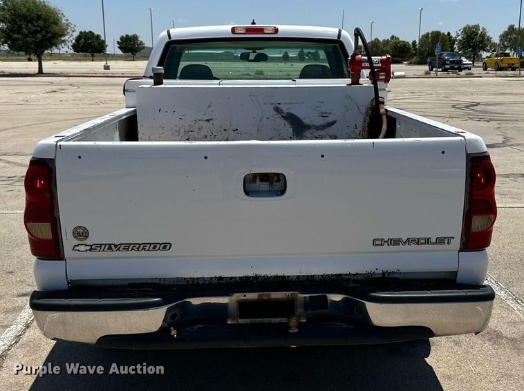 image for item KM9847 2003 Chevrolet Silverado 1500  pickup truck