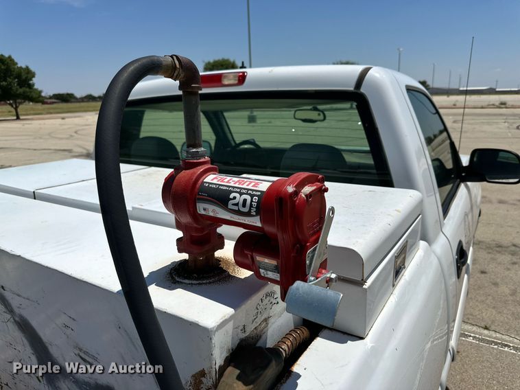 image for item KM9847 2003 Chevrolet Silverado 1500  pickup truck