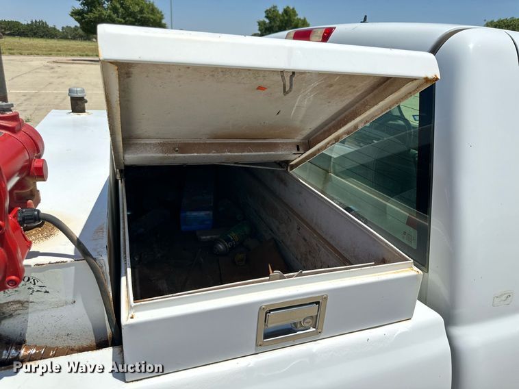 image for item KM9847 2003 Chevrolet Silverado 1500  pickup truck