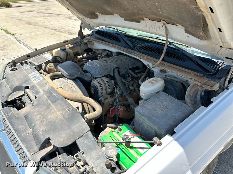 image for item KM9847 2003 Chevrolet Silverado 1500  pickup truck