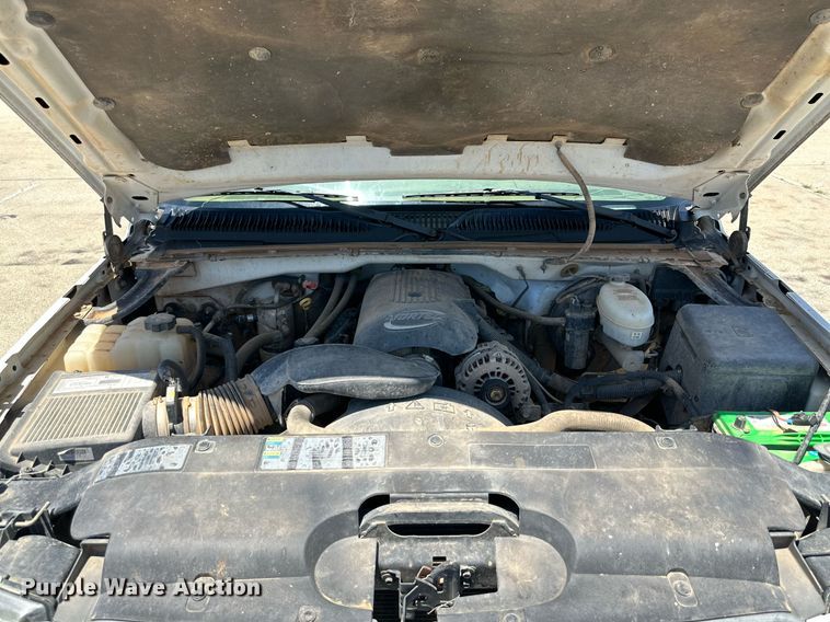 image for item KM9847 2003 Chevrolet Silverado 1500  pickup truck