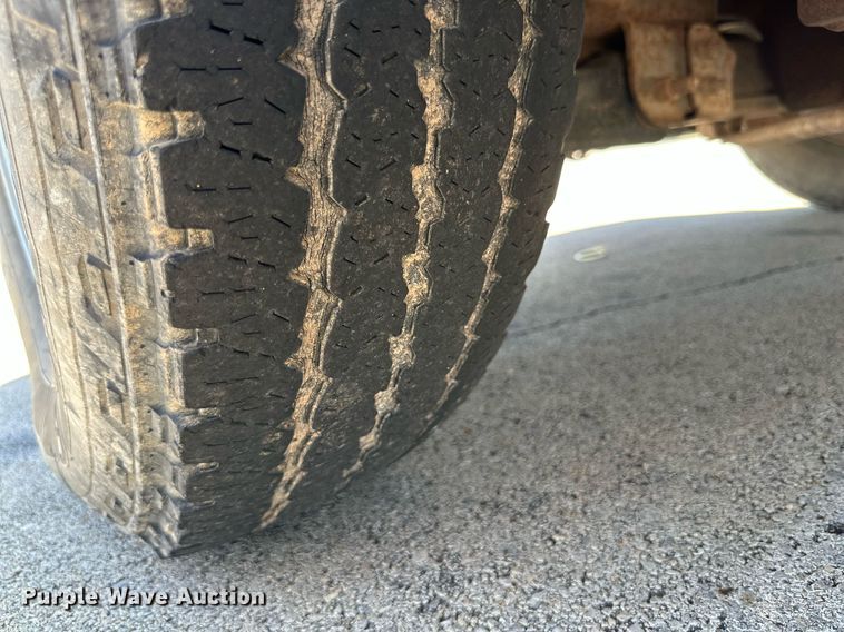 image for item KM9847 2003 Chevrolet Silverado 1500  pickup truck