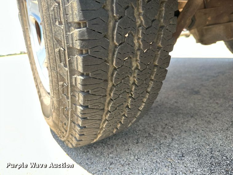 image for item KM9847 2003 Chevrolet Silverado 1500  pickup truck