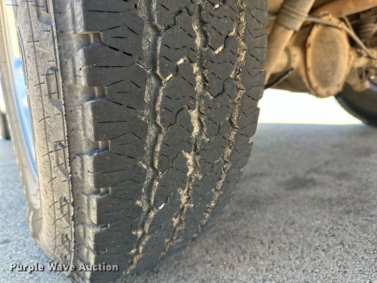 image for item KM9847 2003 Chevrolet Silverado 1500  pickup truck