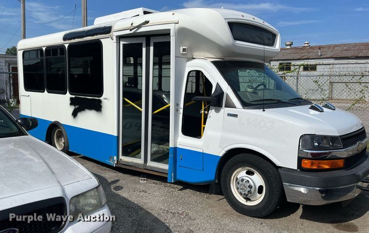 image for item LE9542 2014 Chevrolet Express  shuttle bus