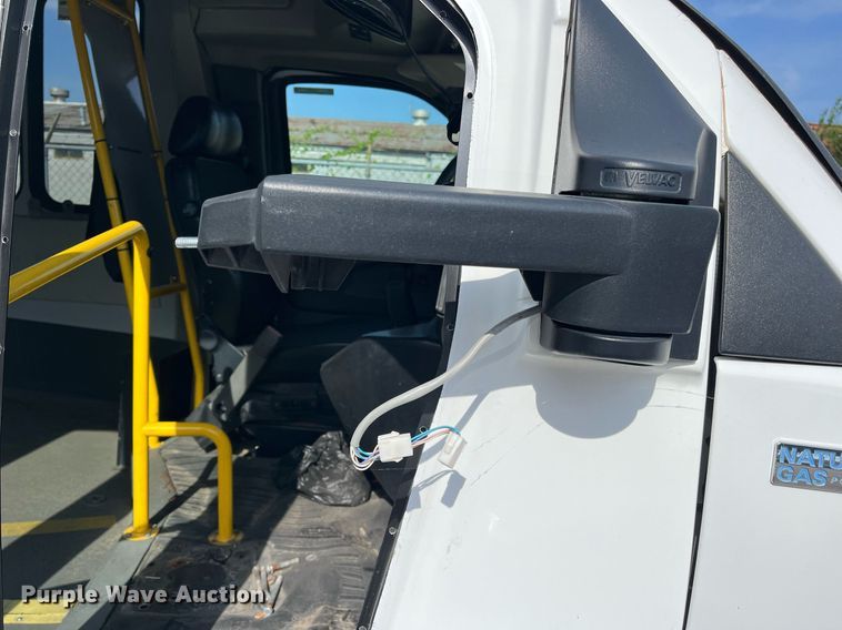 image for item LE9542 2014 Chevrolet Express  shuttle bus